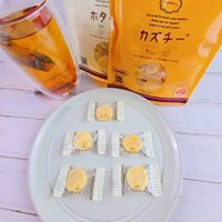 可能是茶、薄脆餅乾、燕麥餅乾和文字的圖像