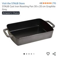 可能是顯示的文字是「 Sponsored Visit the STAUB Store 4.8 (76) STAUB Cast Iron Roasting Pan 30 x 20 cm Graphite Grey Amazon's Choice 」的圖像