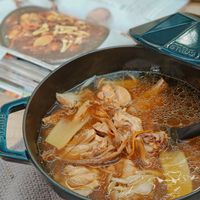 可能是麵、拉麵、豆腐和火鍋的圖像