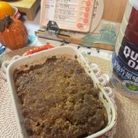 可能是牧羊人派、脆皮奶酥蛋糕和文字的圖像