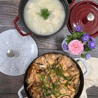 可能是粥、豆腐、火鍋、香菇和文字的圖像