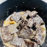可能是肉排和豆腐的圖像