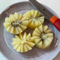 可能是水果和刀的圖像
