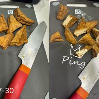 可能是食物和顯示的文字是「盛 然 म ERON Ping Лy 美茶 切27-30 KoKo MON 」的圖像