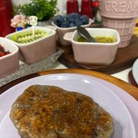 可能是燉小牛膝和顯示的文字是「 HAP CREA 」的圖像