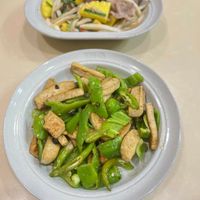可能是炒麵、豆腐和義大利麵的圖像