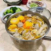 可能是起司火鍋和火鍋的圖像