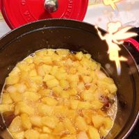 可能是水果塔和蘋果的圖像