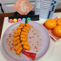 可能是兒童玩具、水果和文字的圖像