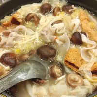 可能是豆腐、粥、火鍋、麵和香菇的圖像