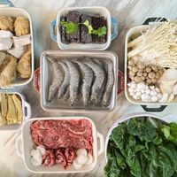 可能是豆腐、麵、香菇和火鍋的圖像