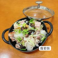 可能是火鍋、豆腐和顯示的文字是「蘿蔔飯」的圖像