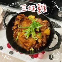 可能是豆腐、火鍋、燉小牛膝和文字的圖像