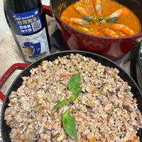 可能是麵、西班牙大鍋飯和炒飯的圖像