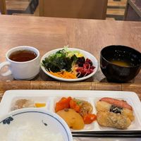 可能是壽司和粥的圖像