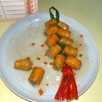 可能是拉麵、壽司和豆腐的圖像