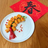 可能是港式點心、西瓜、壽司和豆腐的圖像