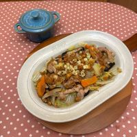可能是豆腐和顯示的文字是「 OTTE STAUB SAUS 」的圖像