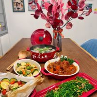 可能是火鍋、豆腐和文字的圖像