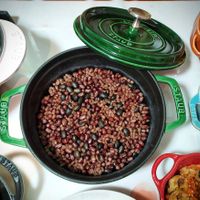 可能是豆煮玉米和焗豆的圖像