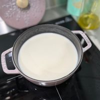 可能是豆腐、粥和起司火鍋的圖像