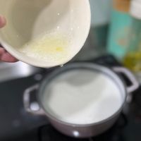可能是木湯匙和粥的圖像