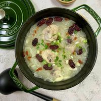 可能是粥、火鍋、豆腐和文字的圖像