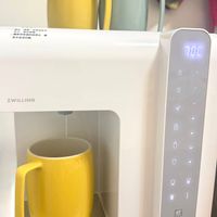 可能是泡茶器、咖啡杯和文字的圖像