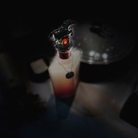 可能是飲料和咖啡機的圖像