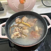 可能是燉小牛膝和粥的圖像
