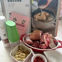 可能是火鍋、粥和文字的圖像