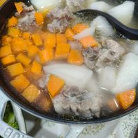 可能是燉小牛膝的圖像