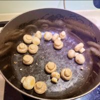 可能是香菇、馬勃菇和蘑菇的圖像