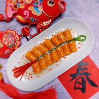 可能是炒麵、豆腐、港式點心和文字的圖像