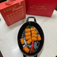 可能是食物和顯示的文字是「 SPECIALGIFT SPECIALGIFT FAMI Ranion Keunion المنة 」 的圖像