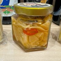 可能是豆腐和顯示的文字是「 THE THE DEST 」的圖像