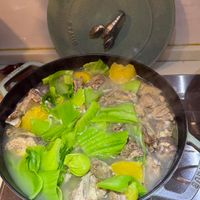 可能是燉小牛膝的圖像