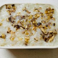 可能是牧羊人派、甜點和粥的圖像