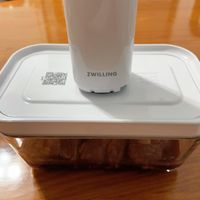 可能是顯示的文字是「 ZWILLING 嚴湖」的圖像