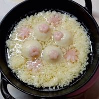 可能是起司火鍋、水波蛋、蛋黃和粥的圖像