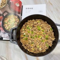 可能是北非小米飯、印度香料飯、炒飯、西班牙大鍋飯和文字的圖像