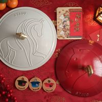 可能是餐巾環和文字的圖像