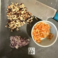 可能是香菇和文字的圖像