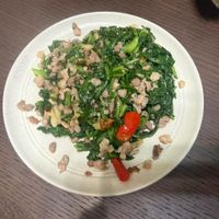 可能是綠葉甘藍和莙薘菜的圖像