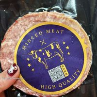 可能是顯示的文字是「 LNCED INCED N MEAT I X M Rebecca's Rebecca'sHedonism Hedonism HIGH QUALITY 」的圖像