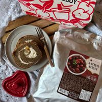 可能是燕麥餅乾、脆皮奶酥蛋糕、巴布卡麵包和文字的圖像