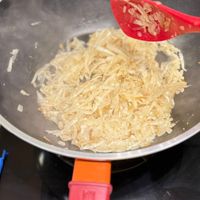 可能是義大利麵、炒麵和印度香料飯的圖像