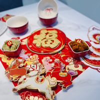 可能是炒麵和顯示的文字是「旺 イ福 福 50) 」的圖像