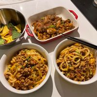 可能是拉麵、麵、義大利麵和炒麵的圖像