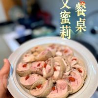 可能是顯示的文字是「無集 艾餐 餐 艾 蜜 天 莉 莉桌 桌」的圖像
